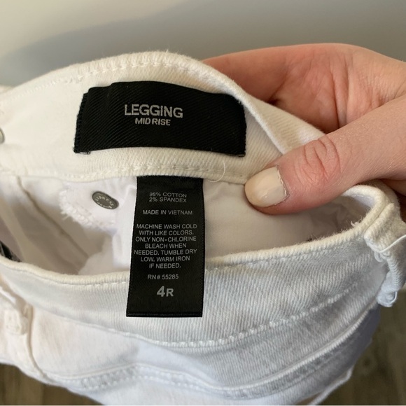 Express Jeans Denim Legging Women's Size 4 White Mid Rise 5-Pocket - Picture 2 of 9